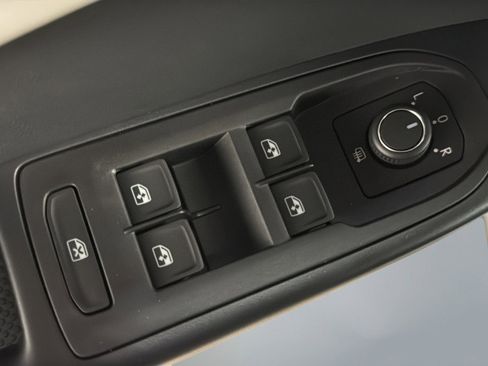 New 2026 Volkswagen Taos SE AWD/4WD image 15