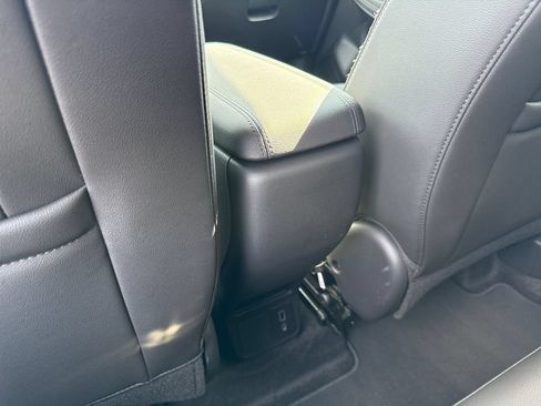 Certified 2024 Buick Encore GX Preferred FWD image 11