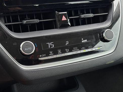 Used 2024 Toyota Corolla LE FWD image 33