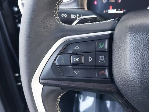 Certified 2023 Jeep Grand Cherokee Laredo image 22