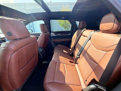 Certified 2022 Cadillac XT5 Premium Luxury FWD image 21
