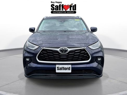 Used 2023 Toyota Highlander XLE FWD image 8