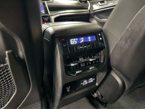 Used 2022 Jeep Grand Cherokee L Laredo w/ Luxury Tech Group I AWD/4WD image 27