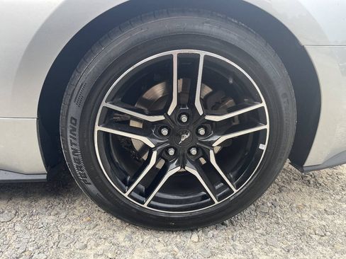 Used 2018 Ford Mustang Premium RWD image 17