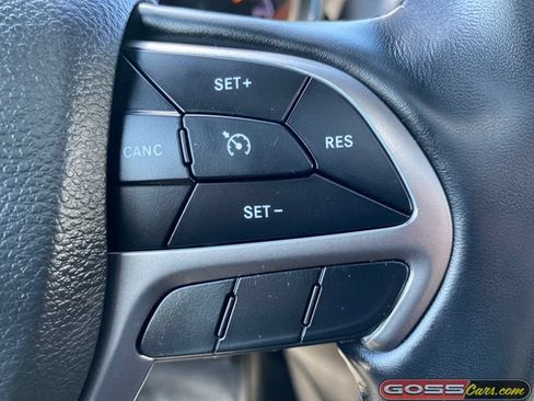 Certified 2022 Jeep Grand Cherokee Laredo X AWD/4WD image 19