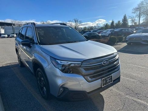 Used 2025 Subaru Forester Premium image 7