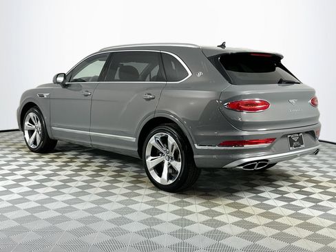 Used 2025 Bentley Bentayga Extended Wheelbase image 7