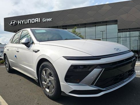 New 2026 Hyundai Sonata SE FWD image 1