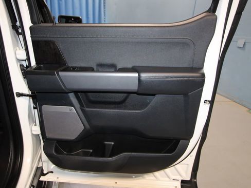 Used 2021 Ford F150 Lariat image 31