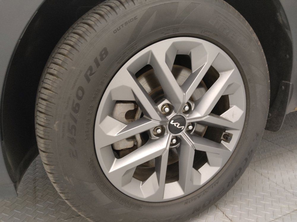 Used 2023 Kia Telluride LX FWD image 31