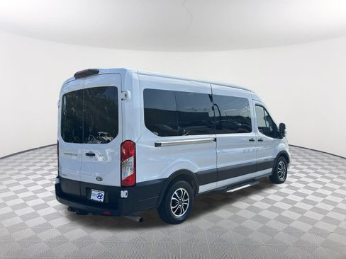 Used 2022 Ford Transit 350 XLT RWD image 5