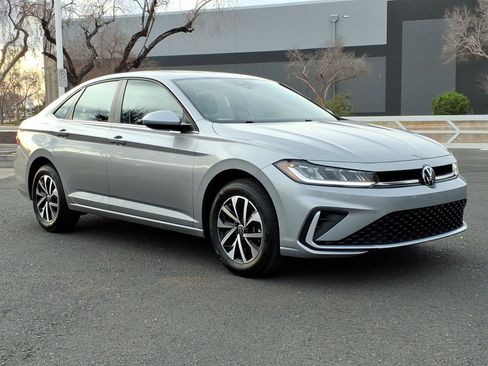 Used 2025 Volkswagen Jetta S image 6