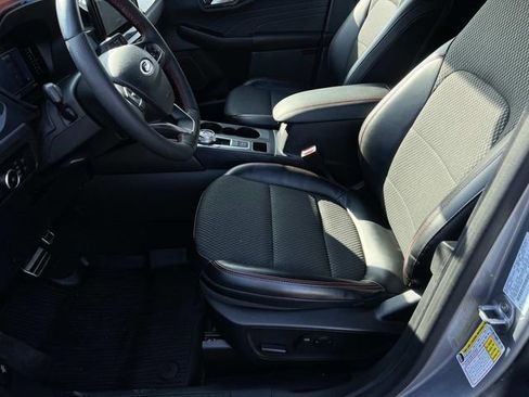 Certified 2023 Ford Escape ST-Line Select w/ Tech Pack #1 image 19