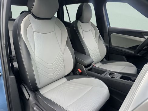 New 2026 Volkswagen Tiguan SE R-Line FWD image 26