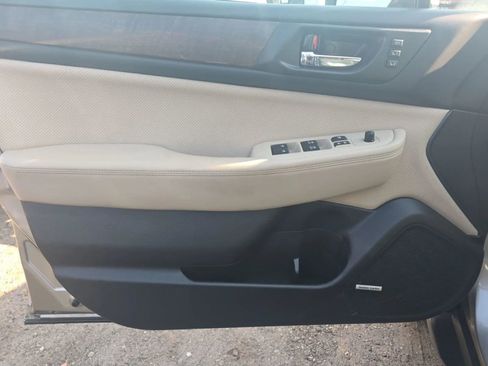 Used 2017 Subaru Outback 2.5i Limited image 8