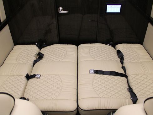 Used 2023 Mercedes-Benz Sprinter 3500 image 26