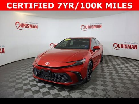 Used 2025 Toyota Camry SE FWD image 2