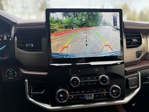 Used 2023 Ford Expedition Limited image 41