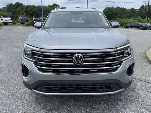 Used 2025 Volkswagen Atlas SEL AWD/4WD image 10