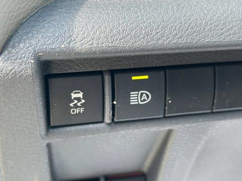Used 2023 Toyota Sienna XLE w/ XLE Plus Package FWD image 26