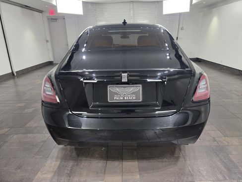 Used 2024 Rolls-Royce Ghost image 5
