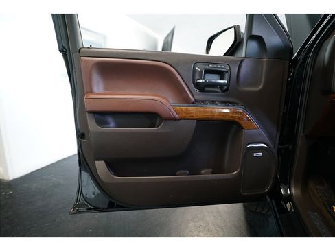 Used 2014 Chevrolet Silverado 1500 High Country w/ High Country Premium Package image 15