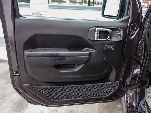 New 2025 Jeep Wrangler Unlimited Rubicon image 25