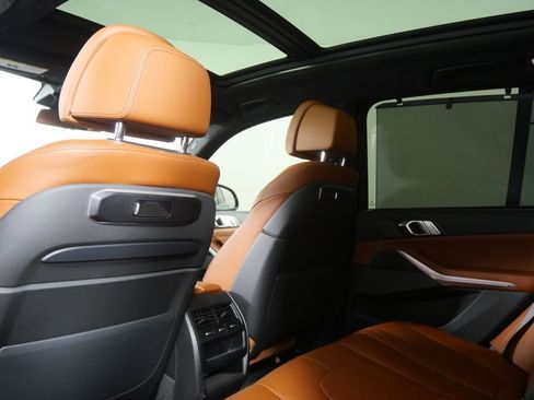 Used 2024 BMW X5 xDrive40i w/ Executive Package image 17