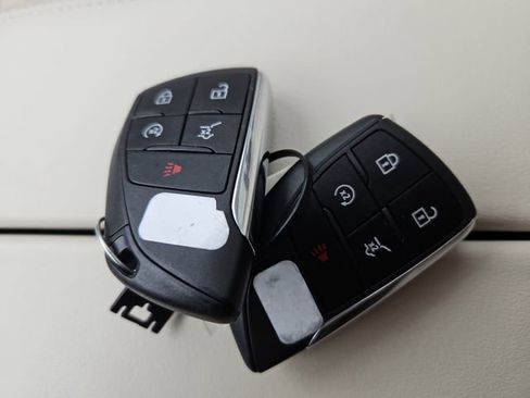 Used 2023 Buick Envision Avenir image 55