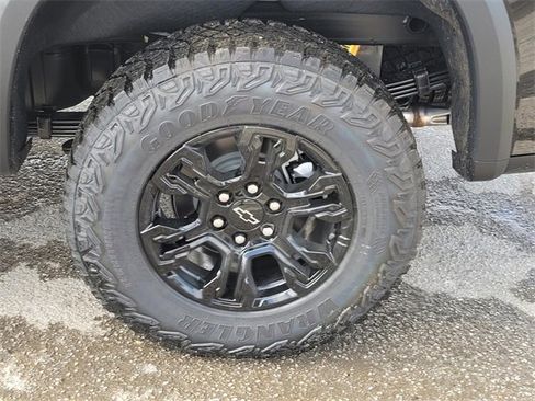 New 2026 Chevrolet Silverado 1500 ZR2 image 4