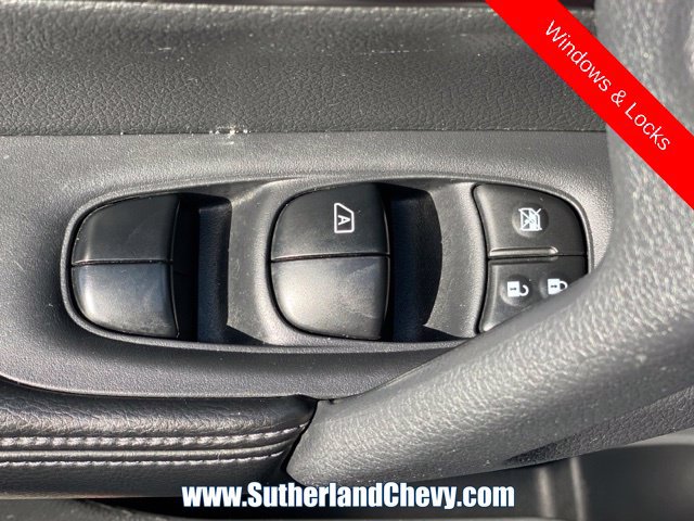 Used 2015 Nissan Rogue SV AWD/4WD image 15