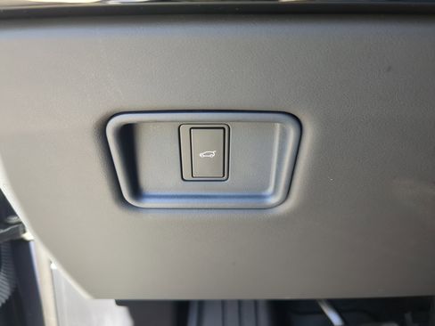 Used 2025 Land Rover Range Rover Sport Dynamic SE image 28