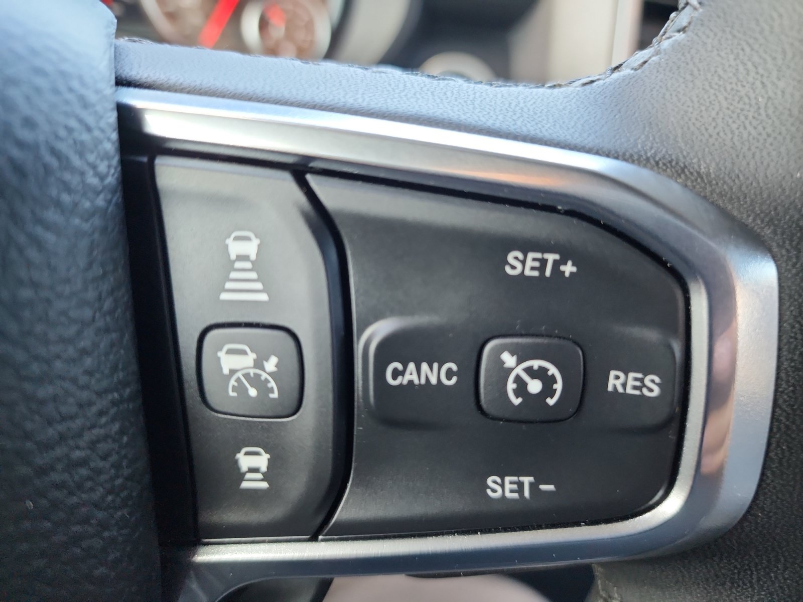 Used 2025 RAM 1500 Laramie AWD/4WD image 19