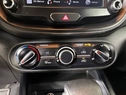 Used 2024 Kia Soul LX w/ Option Group 015 FWD image 17