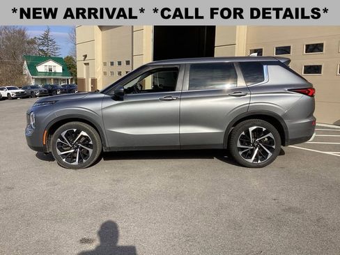 Used 2022 Mitsubishi Outlander SE image 4