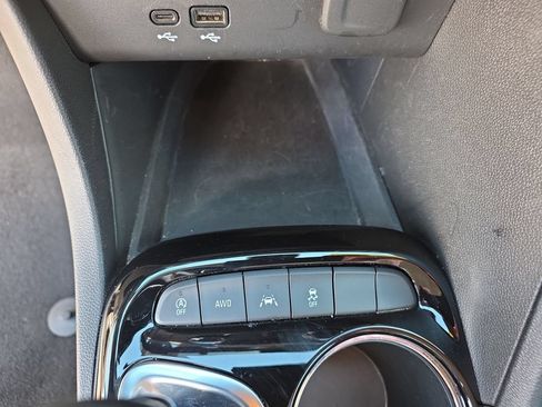 Used 2025 Buick Encore GX Preferred AWD/4WD image 21