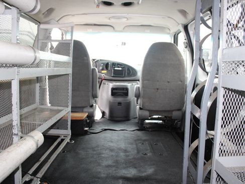 Used 2003 Ford E-350 and Econoline 350 XL RWD image 21