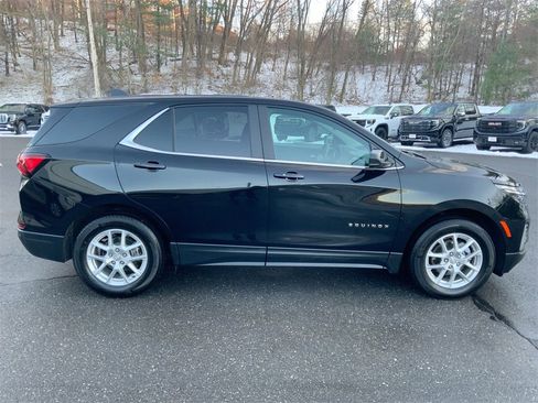 Used 2024 Chevrolet Equinox LT image 38