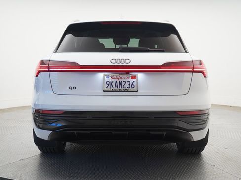 Used 2024 Audi Q8 e-tron Premium image 4