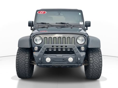 Used 2015 Jeep Wrangler Unlimited Rubicon w/ Connectivity Group image 2