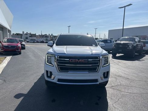Used 2022 GMC Yukon XL SLT w/ SLT Premium Package image 5