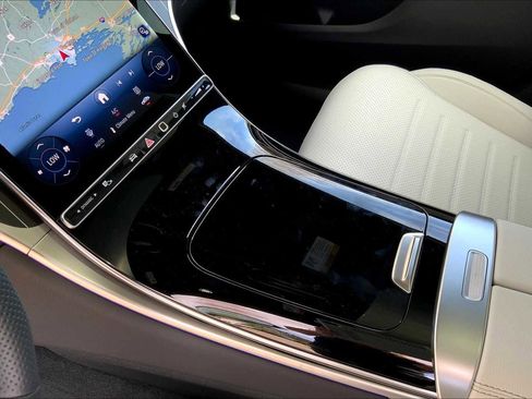 Certified 2025 Mercedes-Benz GLC 300 4MATIC image 7