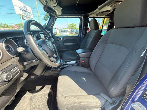 Used 2020 Jeep Wrangler Unlimited Sport AWD/4WD image 5