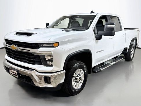 Used 2025 Chevrolet Silverado 2500 LT w/ Convenience Package AWD/4WD image 1
