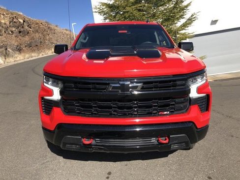 Used 2023 Chevrolet Silverado 1500 LT Trail Boss image 3