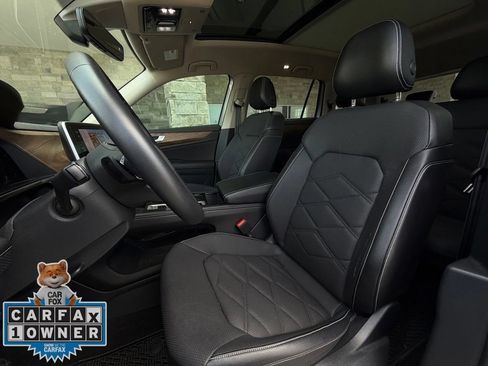 Used 2024 Volkswagen Atlas SE w/ Panoramic Sunroof Package FWD image 6