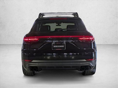 Used 2023 Porsche Cayenne Platinum Edition image 6