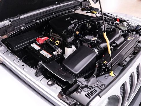 Used 2020 Jeep Wrangler Unlimited Rubicon AWD/4WD image 27