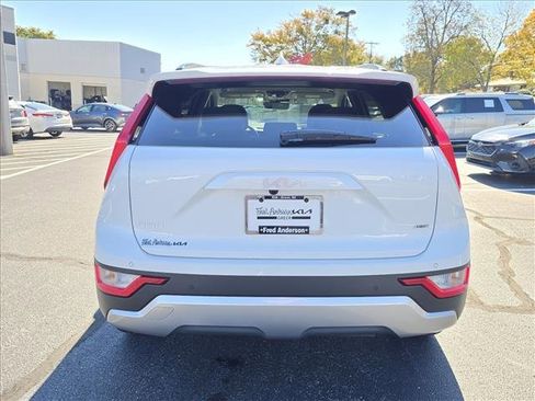 New 2026 Kia Niro EX image 4