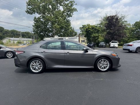 Used 2018 Toyota Camry XLE w/ Audio Package FWD image 5